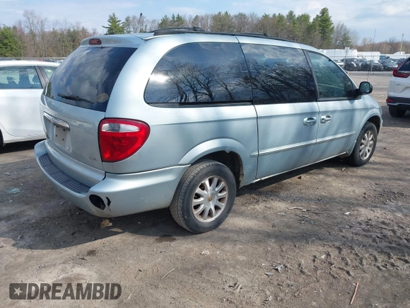 2002 Chrysler Town & Country LX with VIN 2C4GP44372R576005, listed as a IAAI auction lot 42092478 with 165,018 mi miles. Bid and sale history available at carsss.com. Image 4.