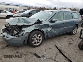 2004 Volvo V70 with VIN YV1SW59V842399389, listed as a Copart auction lot 85686774 with 135,634 mi miles and Salvage Title. Bid and sale history available at carsss.com. Image 1.