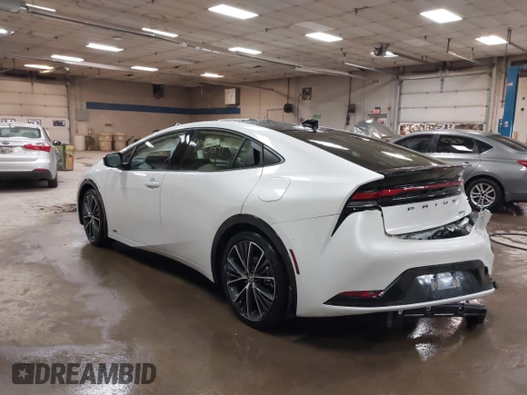 2024 Toyota Prius LE z VIN JTDADABU6R3024846, wystawiony jako IAAI lot #42256141 z przebiegiem 2 840 mil mil oraz . Historia ofert i sprzedaży dostępna na DreamBid. Obrazek 3.