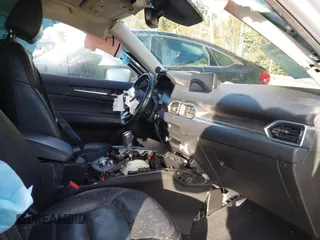 2020 Mazda CX-5 Grand Touring z VIN JM3KFADM0L0738337, wystawiony jako IAAI lot #41485078 z przebiegiem Nie podano mil oraz . Historia ofert i sprzedaży dostępna na DreamBid. Obrazek 5.