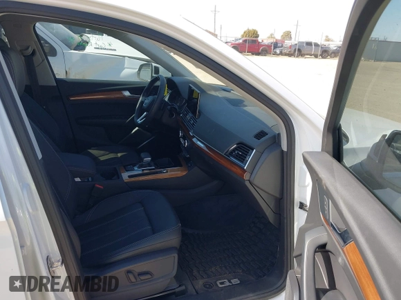 2023 Audi Q5 Premium with VIN WA1ABAFYXP2063195, listed as a IAAI auction lot 41618346 with 9,929 mi miles. Bid and sale history available at carsss.com. Image 5.