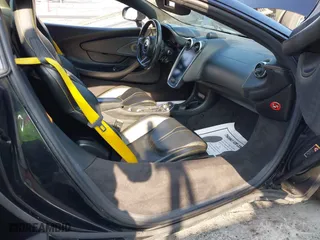 2019 McLaren 570S with VIN SBM13FAA2KW006203, listed as a IAAI auction lot 40915548 with 1 mi miles. Bid and sale history available at carsss.com. Image 5.
