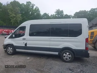 2020 Ford Transit Passenger XL z VIN 1FBAX2CG9LKA95093, wystawiony jako IAAI lot #42292375 z przebiegiem 53 912 mil mil oraz . Historia ofert i sprzedaży dostępna na DreamBid. Obrazek 15.