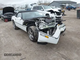 1990 Chevrolet Corvette with VIN 1G1YY338XL5116126, listed as a IAAI auction lot 42045965 with 43,262 mi miles and . Bid and sale history available at DreamBid. Image 1.