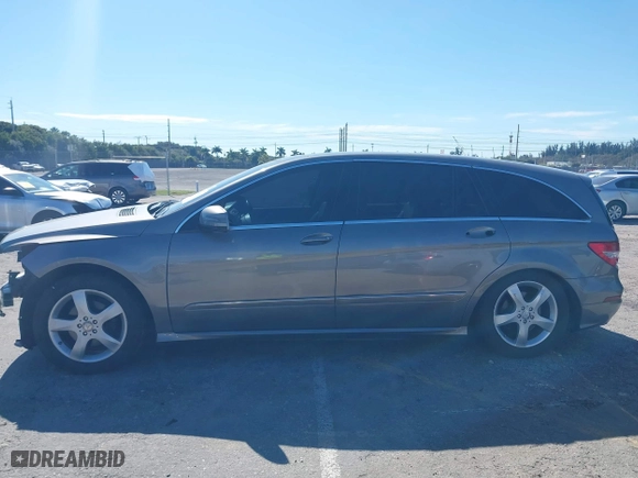 2012 Mercedes-Benz R-Class R 350 with VIN 4JGCB5HEXCA146176, listed as a IAAI auction lot 41442159 with 120,922 mi miles. Bid and sale history available at carsss.com. Image 15.