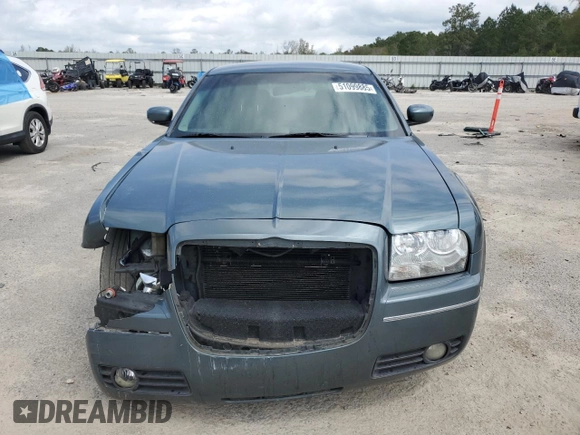 2005 Chrysler 300 with VIN 2C3JA53G95H616536, listed as a Copart auction lot 51099885 with 186,749 mi miles and Salvage Title. Bid and sale history available at carsss.com. Image 5.