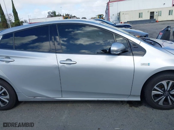 2017 Toyota Prius Prime Plus with VIN JTDKARFP4H3018719, listed as a IAAI auction lot 41543427 with NaN miles. Bid and sale history available at carsss.com. Image 13.