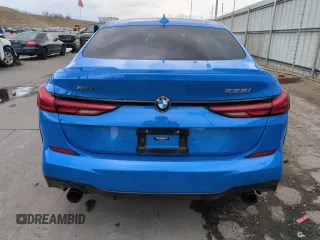 2021 BMW 2 Series 228i xDrive z VIN WBA73AK01M7G46511, wystawiony jako Copart lot #51533965 z przebiegiem 22 012 mil mil oraz Szkoda całkowita • Salvage title. Historia ofert i sprzedaży dostępna na DreamBid. Obrazek 6.