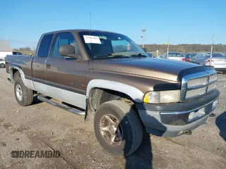 2000 Dodge 1500 with VIN 3B7HF13Z3YG150676, listed as a IAAI auction lot 41951461 with 184,061 mi miles and . Bid and sale history available at DreamBid. Image 1.