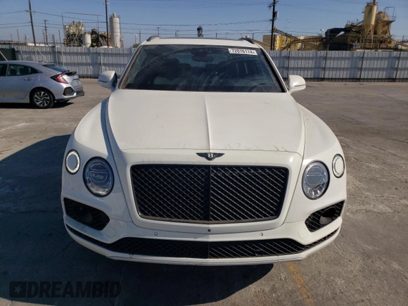 2018 Bentley Bentayga Signature z VIN SJAAC4ZV9JC020797, wystawiony jako Copart lot #72076174 z przebiegiem 78 619 mil mil oraz Szkoda całkowita • Salvage title. Historia ofert i sprzedaży dostępna na DreamBid. Obrazek 5.