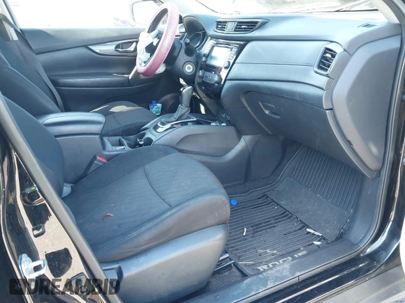 2019 Nissan Rogue SV with VIN 5N1AT2MT5KC767156, listed as a IAAI auction lot 41673909 with Not Provided miles and . Bid and sale history available at DreamBid. Image 5.