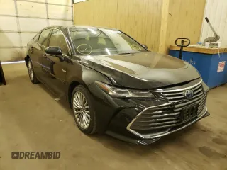 2021 Toyota Avalon Limited Hybrid z VIN 4T1CA1AB3MU001055, wystawiony jako Copart lot #62823372 z przebiegiem 14 776 mil mil oraz . Historia ofert i sprzedaży dostępna na DreamBid. Obrazek 1.