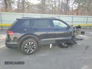 2022 Volkswagen Tiguan S z VIN 3VV0B7AX1NM071101, wystawiony jako Copart lot #52790005 z przebiegiem Nie podano mil oraz Szkody całkowita. Historia ofert i sprzedaży dostępna na DreamBid. Obrazek 3.