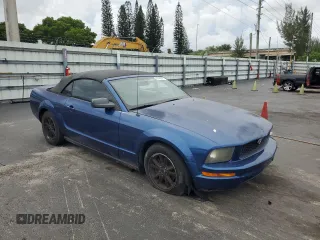 2007 Ford Mustang Deluxe with VIN 1ZVFT84N675272505, listed as a Copart auction lot 60449045 with 98,475 mi miles and Clean title. Bid and sale history available at DreamBid. Image 4.