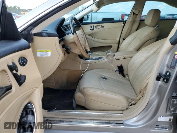 2008 Mercedes-Benz CLS 550 с VIN WDDDJ72X48A130456, выставлен на аукционе Copart как лот 42785025 с пробегом 157 426 миль миль и Списание • Salvage title. История ставок и продаж доступна на DreamBid. Изображение 7.