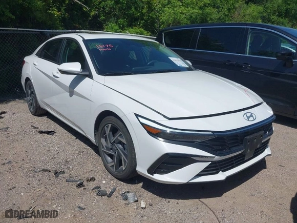 2025 Hyundai Elantra SEL Convenience with VIN KMHLS4DG1SU946668, listed as a IAAI auction lot 42013918 with 6,419 mi miles. Bid and sale history available at carsss.com. Image 1.