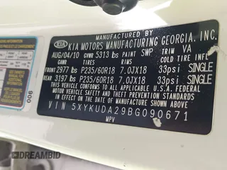 2011 Kia Sorento EX z VIN 5XYKUDA29BG090671, wystawiony jako IAAI lot #42268857 z przebiegiem 146 770 mil mil oraz . Historia ofert i sprzedaży dostępna na DreamBid. Obrazek 9.