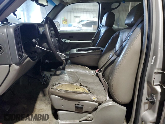 2004 Chevrolet Suburban LT z VIN 1GNFK16Z54J169373, wystawiony jako Copart lot #48302565 z przebiegiem 303 605 mil mil oraz Szkoda całkowita • Salvage title. Historia ofert i sprzedaży dostępna na DreamBid. Obrazek 7.
