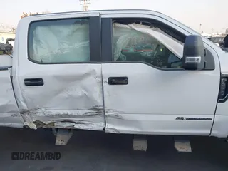 2022 Ford F-250 XL z VIN 1FT7W2BT5NEC17344, wystawiony jako IAAI lot #41150860 z przebiegiem 76 879 mil mil oraz . Historia ofert i sprzedaży dostępna na DreamBid. Obrazek 14.