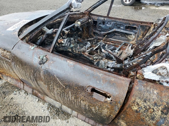 1997 BMW 3 Series Z3 2.8 z VIN 4USCJ3320VLC02817, wystawiony jako Copart lot #69536054 z przebiegiem Nie podano mil oraz Nie do naprawy • Non repairable. Historia ofert i sprzedaży dostępna na DreamBid. Obrazek 7.