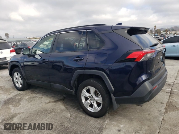 2019 Toyota RAV4 XLE with VIN JTMP1RFV8KD513544, listed as a Copart auction lot 82699354 with 43,562 mi miles and Salvage Title. Bid and sale history available at DreamBid. Image 2.