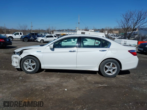 2014 Honda Accord EX-L with VIN 1HGCR6F54EA004550, listed as a IAAI auction lot 41843292 with Not Provided miles and . Bid and sale history available at DreamBid. Image 13.