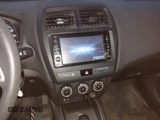 2018 Mitsubishi Outlander ES z VIN JA4AP3AU1JZ034958, wystawiony jako IAAI lot #41298536 z przebiegiem 145 267 mil mil oraz . Historia ofert i sprzedaży dostępna na DreamBid. Obrazek 21.