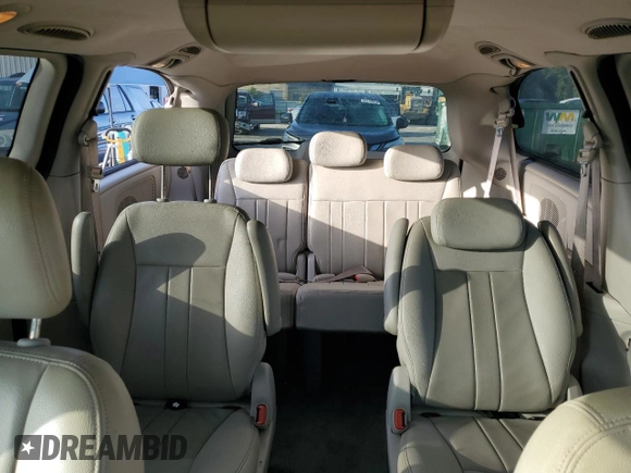2005 Dodge Caravan SXT with VIN 2D4GP44L45R585381, listed as a Copart auction lot 66082085 with 195,700 mi miles and Salvage title. Bid and sale history available at DreamBid. Image 10.