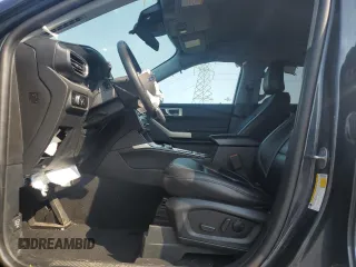 2023 Ford Explorer XLT z VIN 1FMSK8DHXPGA17886, wystawiony jako Copart lot #59276655 z przebiegiem 93 187 mil mil oraz Szkoda całkowita • Salvage title. Historia ofert i sprzedaży dostępna na DreamBid. Obrazek 7.