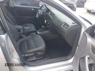2011 Volkswagen Jetta SE z VIN 3VWDZ7AJ7BM340220, wystawiony jako IAAI lot #42136168 z przebiegiem 147 864 mil mil oraz . Historia ofert i sprzedaży dostępna na DreamBid. Obrazek 5.