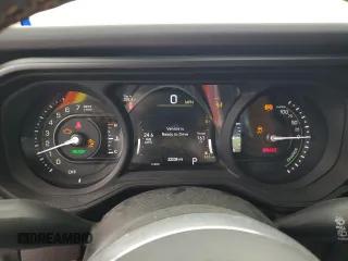 2024 Jeep Wrangler Sahara with VIN 1C4RJXP60RW122620, listed as a Copart auction lot 50622135 with 22,238 mi miles and Salvage Title. Bid and sale history available at DreamBid. Image 9.
