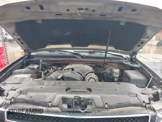 2007 Chevrolet Tahoe LS z VIN 1GNFC13C77R381209, wystawiony jako IAAI lot #41951832 z przebiegiem 145 205 mil mil oraz . Historia ofert i sprzedaży dostępna na DreamBid. Obrazek 10.
