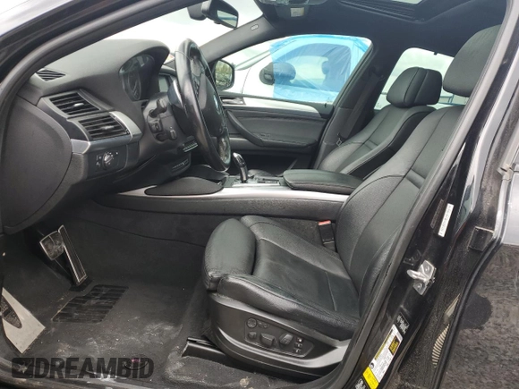 2013 BMW X6 xDrive50i z VIN 5UXFG8C52DL591320, wystawiony jako Copart lot #55245075 z przebiegiem Nie podano mil oraz Szkoda całkowita • Salvage title. Historia ofert i sprzedaży dostępna na DreamBid. Obrazek 7.