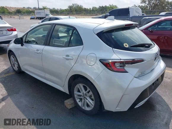 2022 Toyota Corolla Hatchback SE with VIN JTNB4MBE5N3188805, listed as a IAAI auction lot 41881571 with 45,416 mi miles. Bid and sale history available at carsss.com. Image 3.
