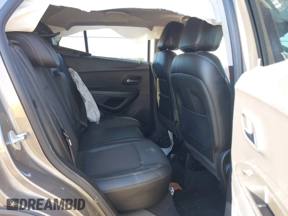 2021 Chevrolet Trax LT with VIN KL7CJPSB4MB339238, listed as a IAAI auction lot 40836414 with 32,920 mi miles. Bid and sale history available at carsss.com. Image 8.