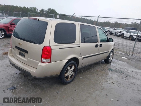 2007 Chevrolet Uplander LS Fleet z VIN 1GNDV23107D141034, wystawiony jako IAAI lot #41070034 z przebiegiem 231 907 mil mil oraz . Historia ofert i sprzedaży dostępna na DreamBid. Obrazek 4.