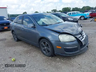 2008 Volkswagen Jetta SE with VIN 3VWRZ81K88M029506, listed as a IAAI auction lot 42580640 with 146,732 mi miles and . Bid and sale history available at DreamBid. Image 1.