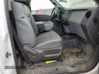 2015 Ford F-250 XL z VIN 1FTBF2A69FEA10723, wystawiony jako Copart lot #51295155 z przebiegiem 195 833 mil mil oraz Szkoda całkowita • Salvage title. Historia ofert i sprzedaży dostępna na DreamBid. Obrazek 10.