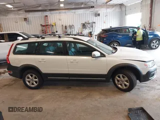 2008 Volvo XC70 с VIN YV4BZ982681005778, выставлен на аукционе IAAI как лот 42254211 с пробегом 123 609 миль миль и . История ставок и продаж доступна на DreamBid. Изображение 13.