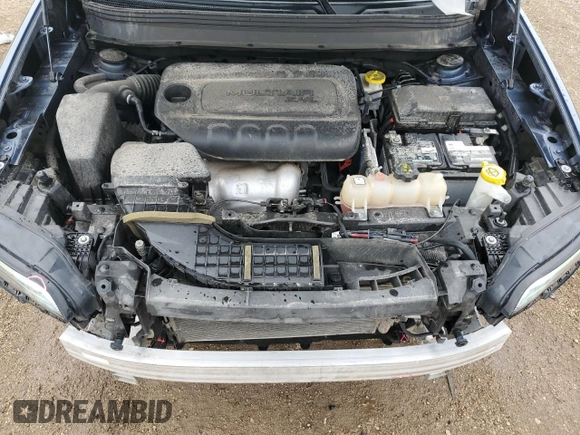 2019 Jeep Cherokee Latitude with VIN 1C4PJLCB9KD412004, listed as a Copart auction lot 61642015 with 121,336 mi miles and Salvage title. Bid and sale history available at DreamBid. Image 11.