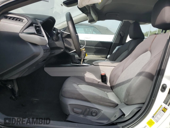 2020 Toyota Camry LE with VIN 4T1C11AK4LU930850, listed as a Copart auction lot 47626665 with 115,824 mi miles and Salvage Title. Bid and sale history available at DreamBid. Image 7.