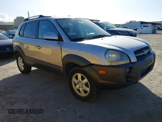 2005 Hyundai Tucson GLS with VIN KM8JN12D25U152949, listed as a IAAI auction lot 41565210 with 161,099 mi miles. Bid and sale history available at carsss.com. Image 1.