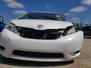 2016 Toyota Sienna LE AAS with VIN 5TDKK3DC9GS708215, listed as a Copart auction lot 52937065 with Not provided miles and Salvage title. Bid and sale history available at DreamBid. Image 5.