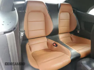 2019 Ford Mustang EcoBoost z VIN 1FATP8UH6K5162511, wystawiony jako Copart lot #62130385 z przebiegiem 115 537 mil mil oraz Szkoda całkowita • Salvage title. Historia ofert i sprzedaży dostępna na DreamBid. Obrazek 10.