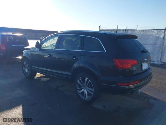 2015 Audi Q7 3.0T Premium Plus with VIN WA1LGAFE6FD019813, listed as a IAAI auction lot 41640433 with NaN miles. Bid and sale history available at carsss.com. Image 3.