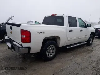 2013 Chevrolet Silverado 1500 LT with VIN 3GCPKSEA3DG292038, listed as a Copart auction lot 44996995 with 139,633 mi miles and Salvage Title. Bid and sale history available at DreamBid. Image 3.