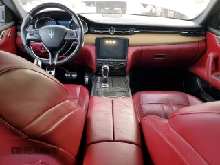 2017 Maserati Quattroporte z VIN ZAM56RPS2H1235503, wystawiony jako Copart lot #87268444 z przebiegiem 62 282 mil mil oraz Czysty tytuł • Clean title. Historia ofert i sprzedaży dostępna na DreamBid. Obrazek 8.