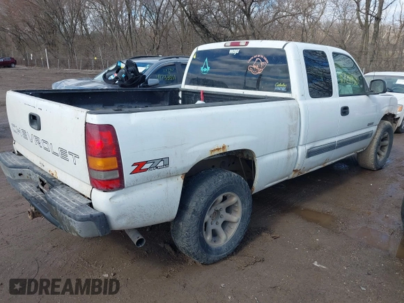 2002 Chevrolet Silverado 1500 LT with VIN 2GCEK19T521384478, listed as a IAAI auction lot 41728440 with 223,338 mi miles. Bid and sale history available at carsss.com. Image 4.