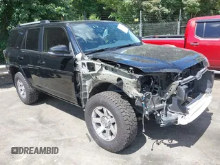 2019 Toyota 4Runner SR5 с VIN JTEBU5JR2K5655866, выставлен на аукционе IAAI как лот 42331117 с пробегом 108 501 миль миль и . История ставок и продаж доступна на DreamBid. Изображение 1.