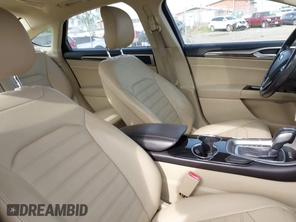 2014 Ford Fusion SE with VIN 3FA6P0HD6ER198299, listed as a IAAI auction lot 42020385 with 128,669 mi miles. Bid and sale history available at carsss.com. Image 5.